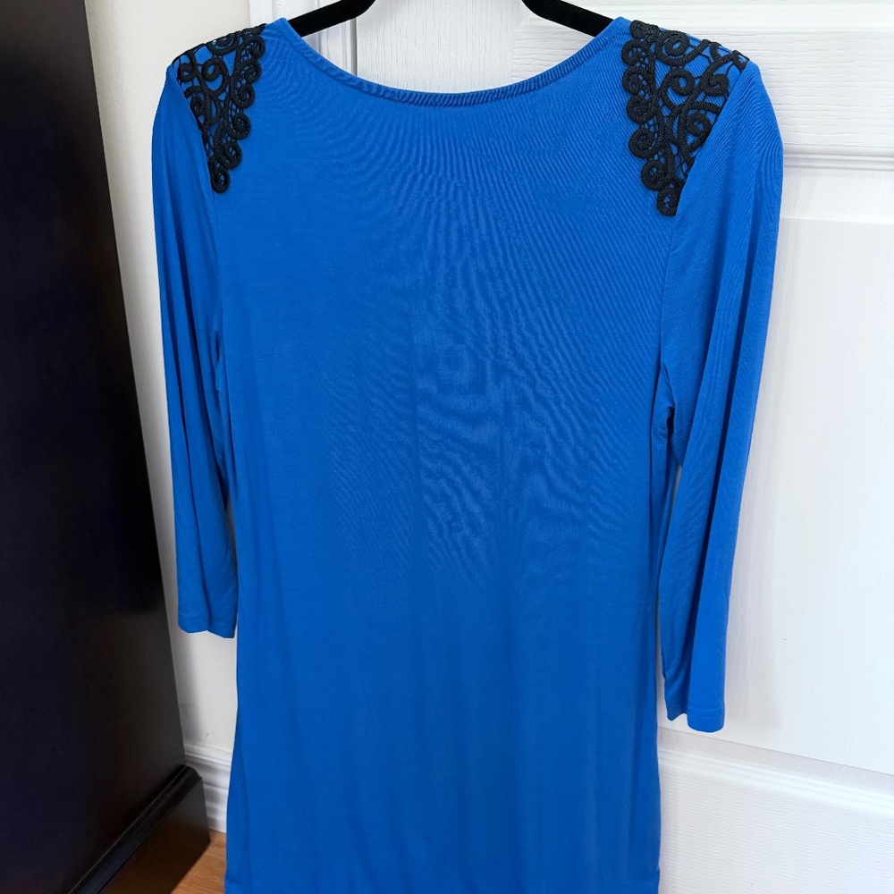 Blue Lace Shoulder Stretch Mini Dress by Venus - size medium